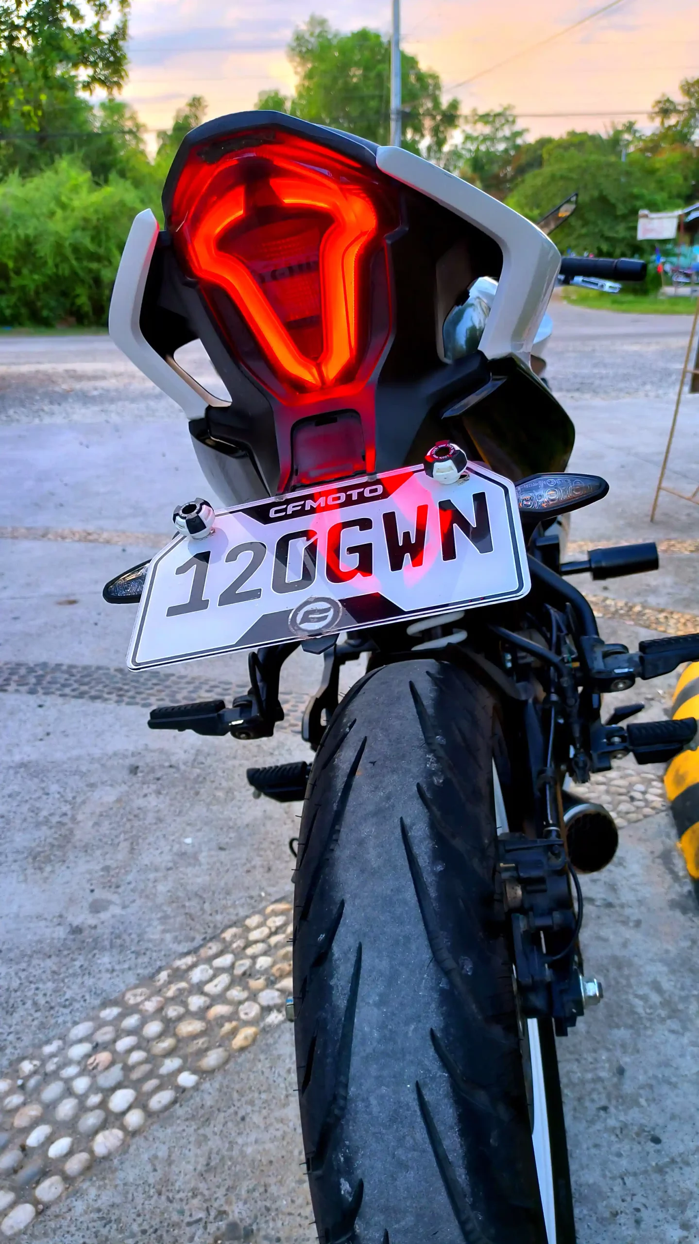 GOODBIKE Motorcycle for rent Panglao Bohol CFMOTO300SR Back