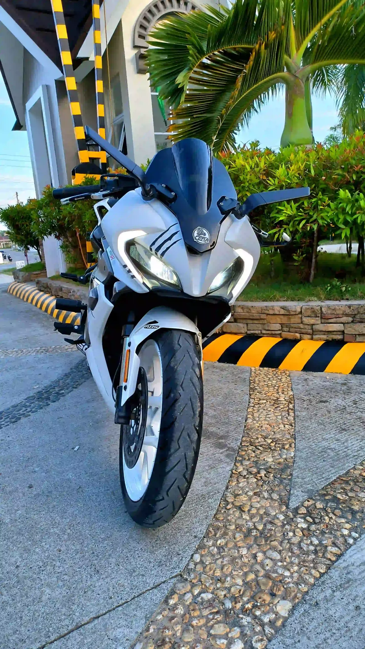 GOODBIKE Motorcycle for rent Panglao Bohol CFMOTO300SR Front5
