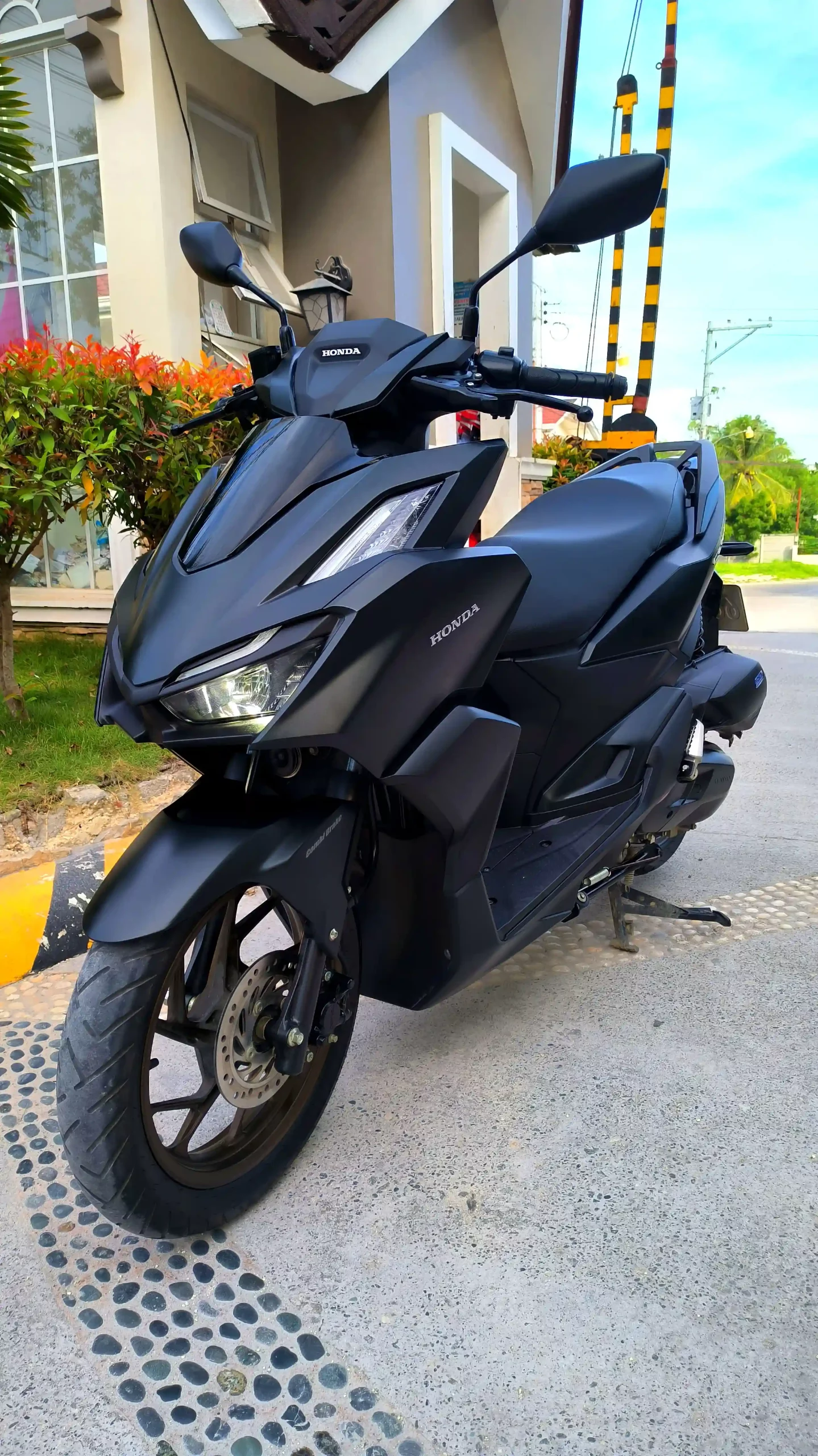 Honda Click 160i (front)